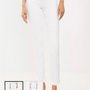 Curvy Girlfriend Jeans in white